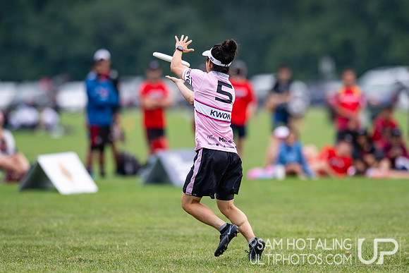 Buzz Bullets vs Seattle Sockeye in pool play at World Ultimate Club Championships