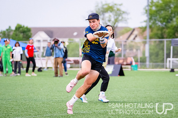 Women’s pool play at USAU DI College Championships