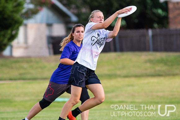 Texas 2 Finger  – Saturday Pool Play