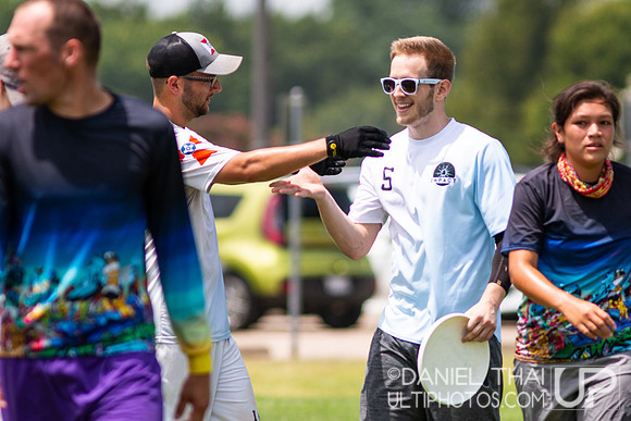 Texas 2 Finger  – Saturday Pool Play