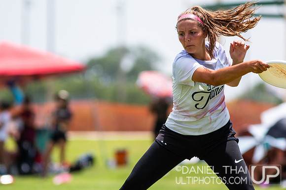 Texas 2 Finger  – Saturday Pool Play