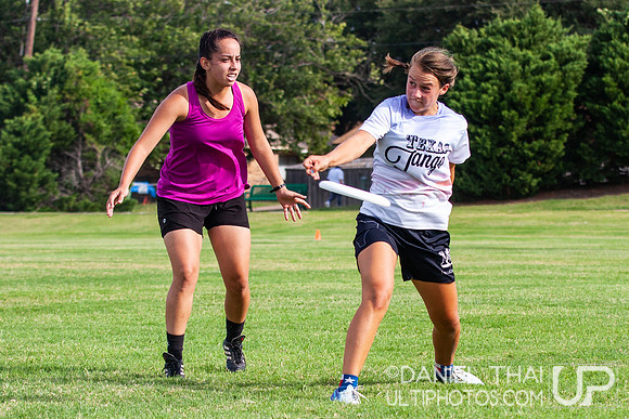 Texas 2 Finger  – Saturday Pool Play