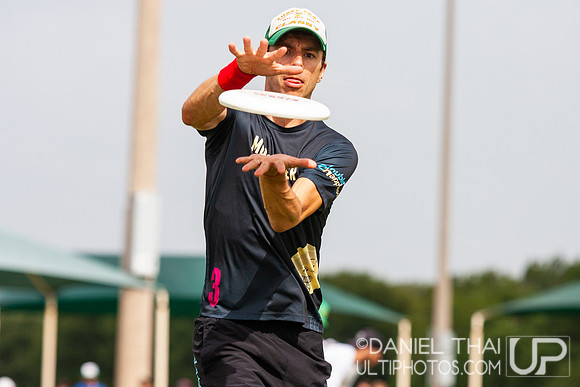 Texas 2 Finger  – Saturday Pool Play