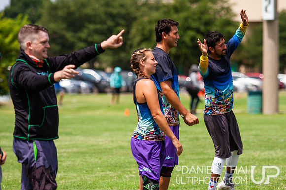 Texas 2 Finger  – Saturday Pool Play