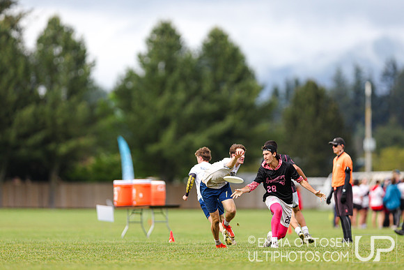 Saturday full coverage from USAU D-IIII College Championships, Pool Play Round 1: Claremont vs Richmond