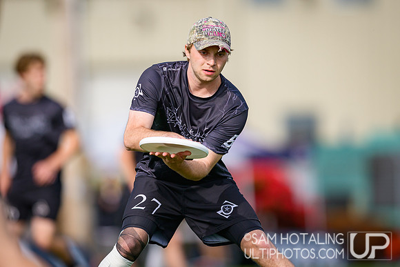 Carleton College CUT vs Massachusetts Zoodisc in semifinals at USAU D-I College Championships
