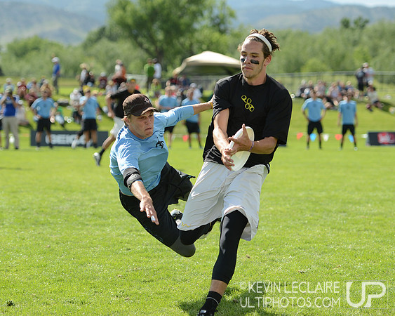 2012 USAU D-I College Championships Sunday Action