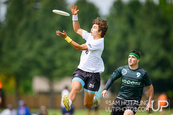 Highlights: pool play at USAU D-I College Championships