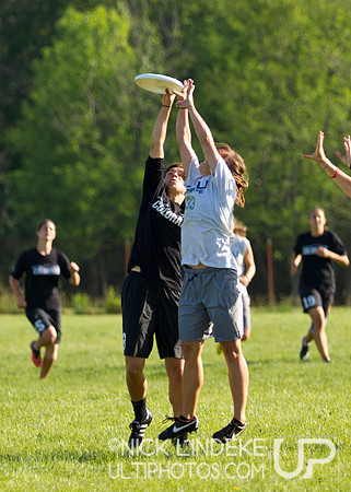 2014 USAU D-I College Champs Sunday Action