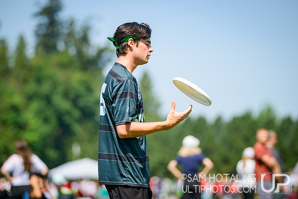 Saturday pool play at USAU D-I College Championships