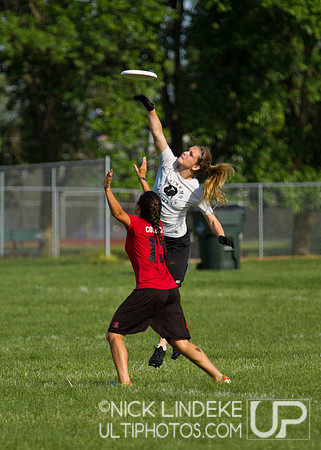 2014 USAU D-I College Champs Sunday Action