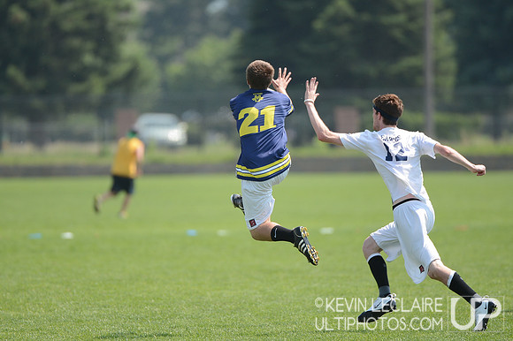 2012 USAU D-I College Championships Saturday Action