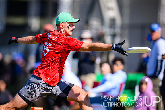Chicago Machine vs Rhino Slam! in men’s semifinals during Club Championships at Surf Cup Sports Park