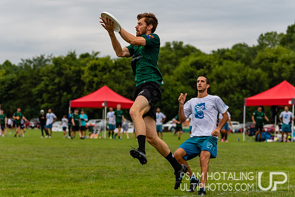 Gentle vs Guayota in pool play at World Ultimate Club Championships