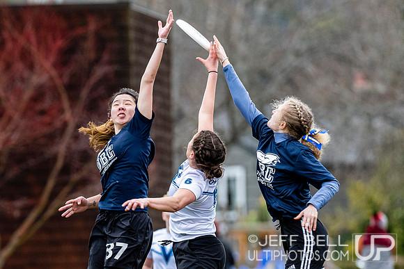The ninth annual Douglas Bowl featuring UVIC and UBC Women’s and Open Ultimate teams.