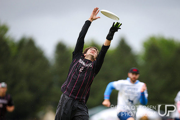 Saturday full coverage from USAU D-IIII College Championships, Pool Play Round 1: Claremont vs Richmond