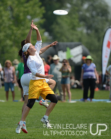 2012 USAU D-I College Championships Saturday Action