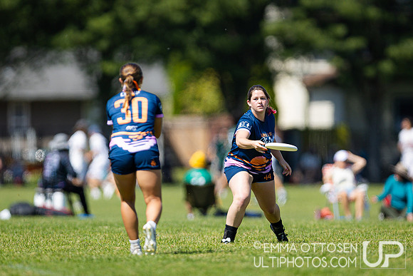 Saturday full coverage from USAU D-I College Championships, Tufts vs Santa Barbara