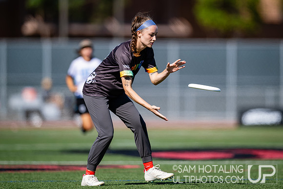 Molly Brown vs. Scandal in semifinals at USAU Club Championships
