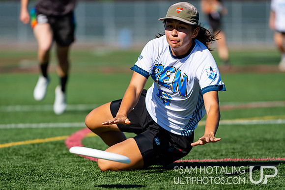 Molly Brown vs. Scandal in semifinals at USAU Club Championships