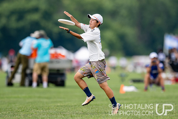 Chicago Nemesis vs Swampybarg in pool play at World Ultimate Club Championships