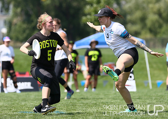 Finals play with Molly Brown kickin' it v. Julianna Werfelli (Brute Squad #5)