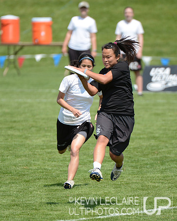 2012 USAU D-I College Championships Friday Action