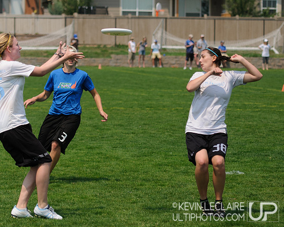 2012 USAU D-I College Championships Saturday Action