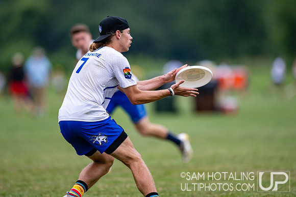 GOAT vs Nomadic Tribe in pool play at World Ultimate Club Championships