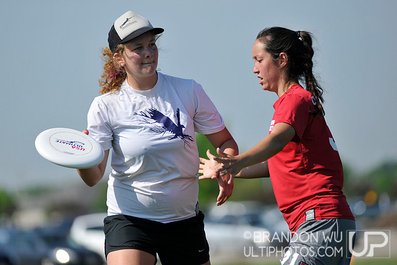 Saturday Women's Pool Play & Crossovers - 2012 USAU D-III College Championships