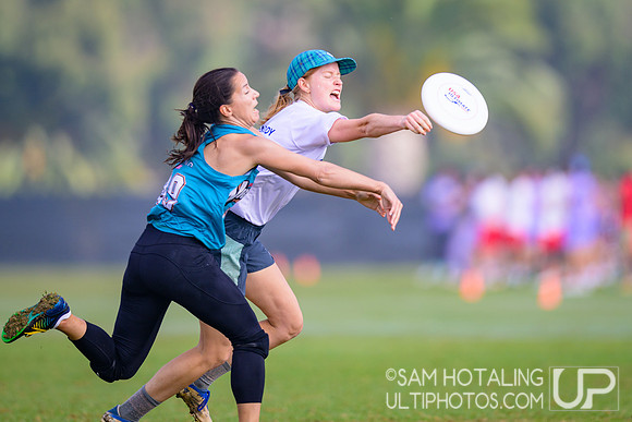Grit vs. Nightlock in consolation brackets at USAU Club Championships