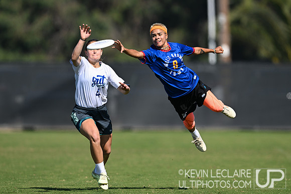 Molly Brown vs Grit - Thurs Pool R2 - USA Ultimate Club Champs 2023