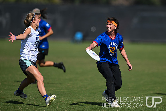 Molly Brown vs Grit - Thurs Pool R2 - USA Ultimate Club Champs 2023