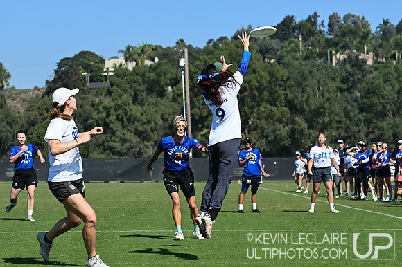 Molly Brown vs Grit - Thurs Pool R2 - USA Ultimate Club Champs 2023
