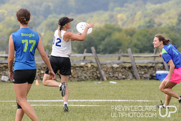 Sunday Women's Division - Touch of Grey v. Bitchmonkeys - 2009 Capital Sectionals