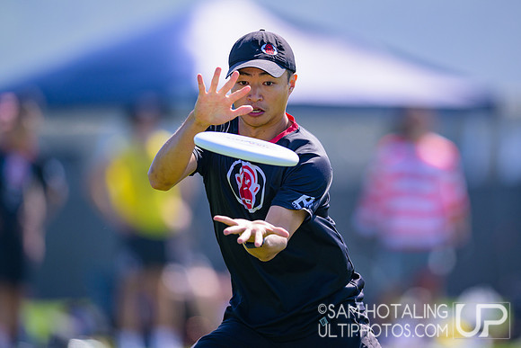 Furious George vs. Machine in pool play at USAU Club Championships