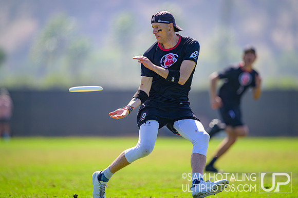 Furious George vs. Machine in pool play at USAU Club Championships