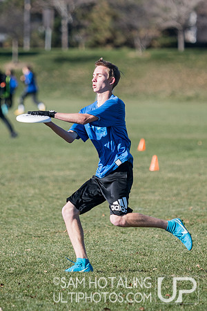 BROOMFIELD, CO: Arapahoe Black vs. Lakewood DEEP; Pool Play at CO Mixed HS States, Nov. 10, 2018. © Samuel Hotaling for UltiPhotos