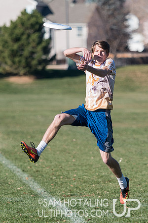 BROOMFIELD, CO: Arapahoe Black vs. Lakewood DEEP; Pool Play at CO Mixed HS States, Nov. 10, 2018. © Samuel Hotaling for UltiPhotos
