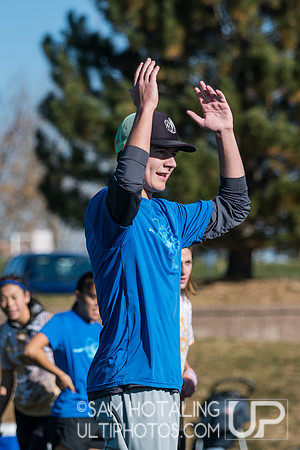 BROOMFIELD, CO: Arapahoe Black vs. Lakewood DEEP; Pool Play at CO Mixed HS States, Nov. 10, 2018. © Samuel Hotaling for UltiPhotos