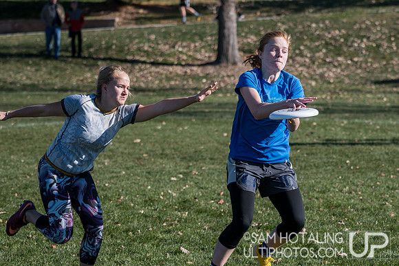 BROOMFIELD, CO: Arapahoe Black vs. Lakewood DEEP; Pool Play at CO Mixed HS States, Nov. 10, 2018. © Samuel Hotaling for UltiPhotos