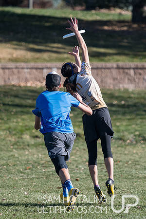 BROOMFIELD, CO: Arapahoe Black vs. Lakewood DEEP; Pool Play at CO Mixed HS States, Nov. 10, 2018. © Samuel Hotaling for UltiPhotos