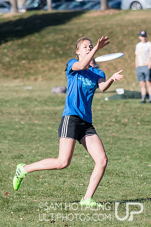 BROOMFIELD, CO: Arapahoe Black vs. Lakewood DEEP; Pool Play at CO Mixed HS States, Nov. 10, 2018. © Samuel Hotaling for UltiPhotos