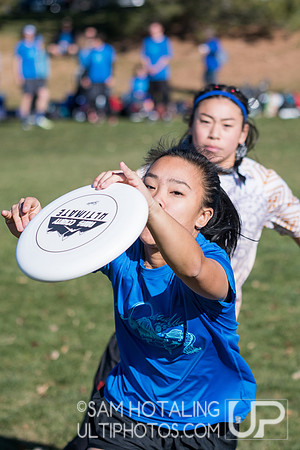 BROOMFIELD, CO: Arapahoe Black vs. Lakewood DEEP; Pool Play at CO Mixed HS States, Nov. 10, 2018. © Samuel Hotaling for UltiPhotos