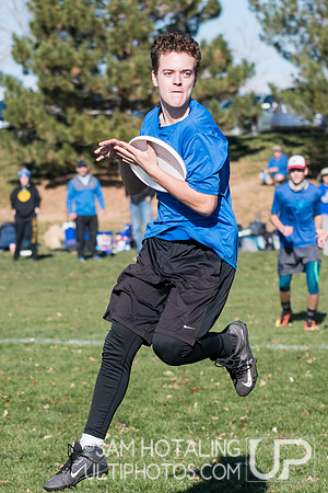 BROOMFIELD, CO: Arapahoe Black vs. Lakewood DEEP; Pool Play at CO Mixed HS States, Nov. 10, 2018. © Samuel Hotaling for UltiPhotos