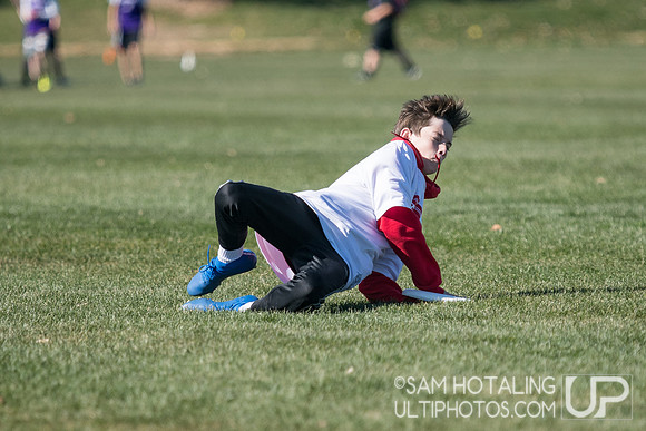 BROOMFIELD, CO: Arapahoe Gold vs. East High Angels; Pool Play at CO HS Mixed DII States, Nov. 10, 2018. © Samuel Hotaling for UltiPhotos