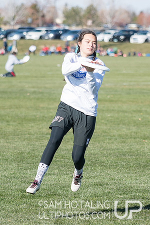 BROOMFIELD, CO: Arapahoe Gold vs. East High Angels; Pool Play at CO HS Mixed DII States, Nov. 10, 2018. © Samuel Hotaling for UltiPhotos