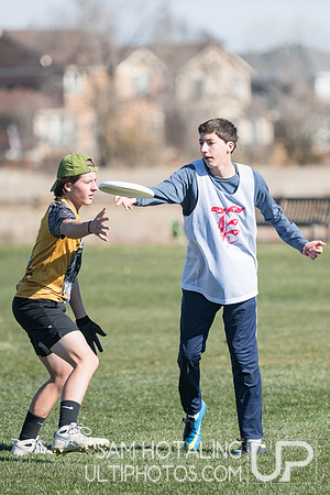 BROOMFIELD, CO: Arapahoe Gold vs. East High Angels; Pool Play at CO HS Mixed DII States, Nov. 10, 2018. © Samuel Hotaling for UltiPhotos