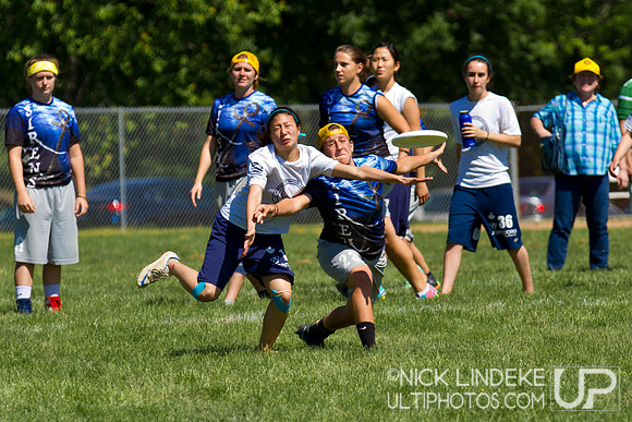 2014 USAU D-I College Champs Saturday Action