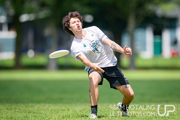 Lewis & Clark Bacchus vs Whitman Sweets in quarterfinals at USAU D-III College Championships